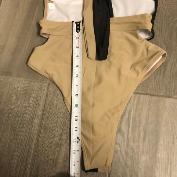 NWT cut out swimsuit Camel & black cut out halter bikini gold square buckle M - Picture 14 of 16